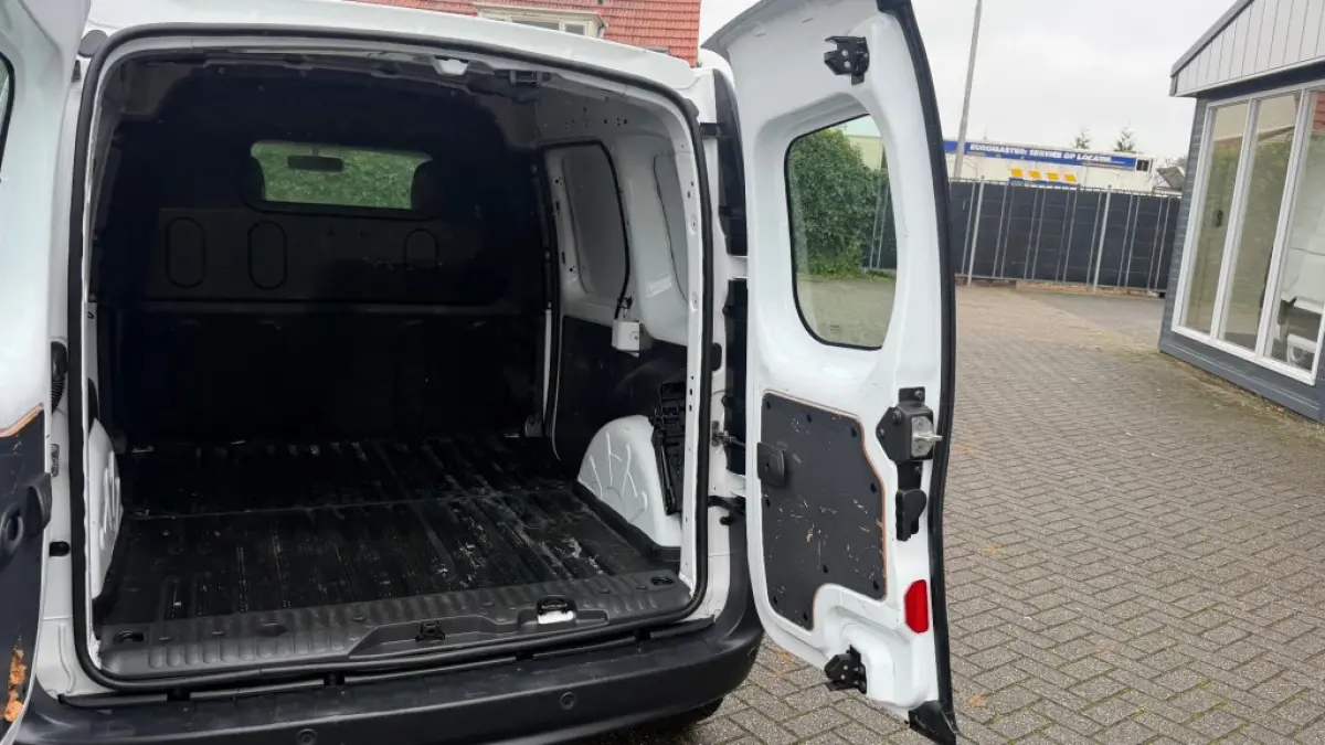 1.5 DCI 55KW 75PK EURO 6 DISTRIBUTIERIEM VERNIEUWD/ AIRCO/ CRUISE CONTROL/ PARKEERSENSOREN / 100% DEALERONDERHOUDEN
