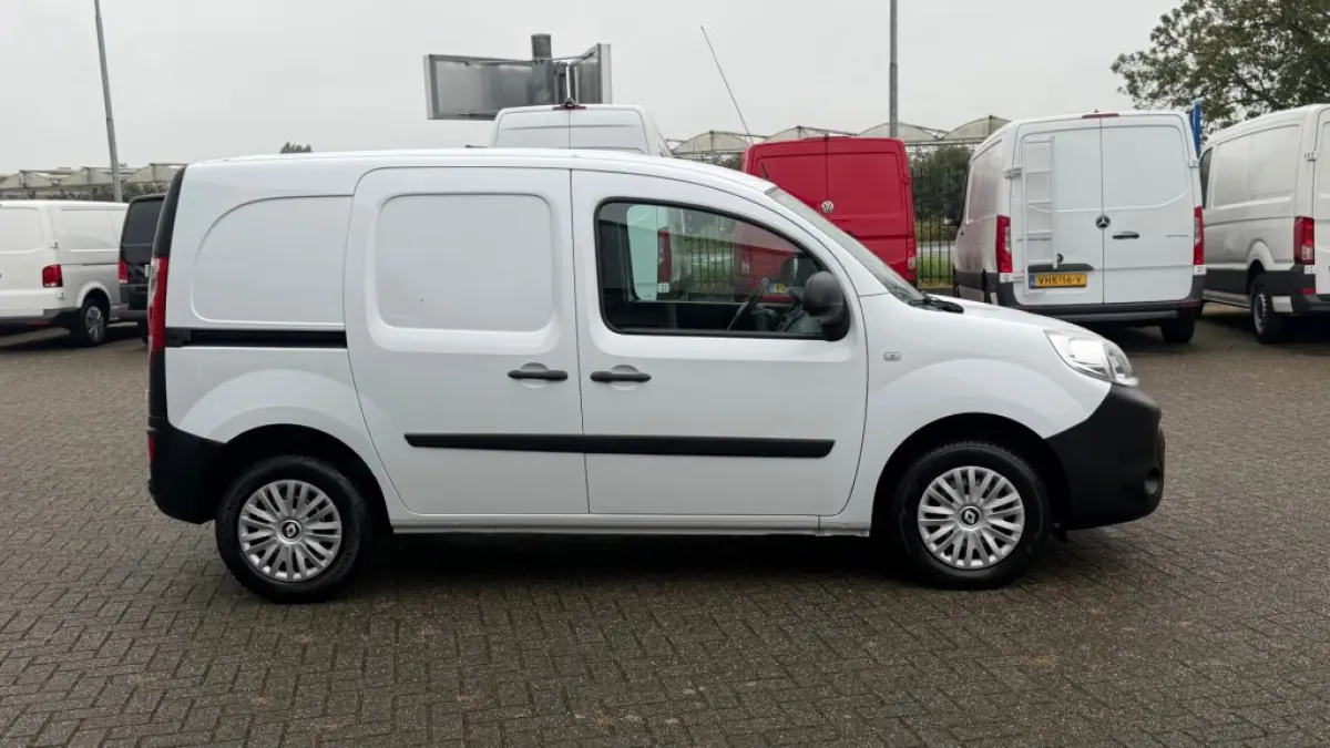 1.5 DCI 55KW 75PK EURO 6 DISTRIBUTIERIEM VERNIEUWD/ AIRCO/ CRUISE CONTROL/ PARKEERSENSOREN / 100% DEALERONDERHOUDEN