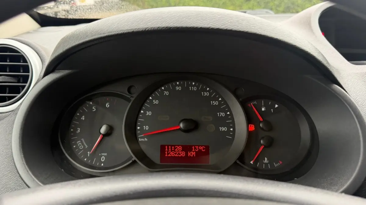 1.5 DCI 55KW 75PK EURO 6 DISTRIBUTIERIEM VERNIEUWD/ AIRCO/ CRUISE CONTROL/ PARKEERSENSOREN / 100% DEALERONDERHOUDEN