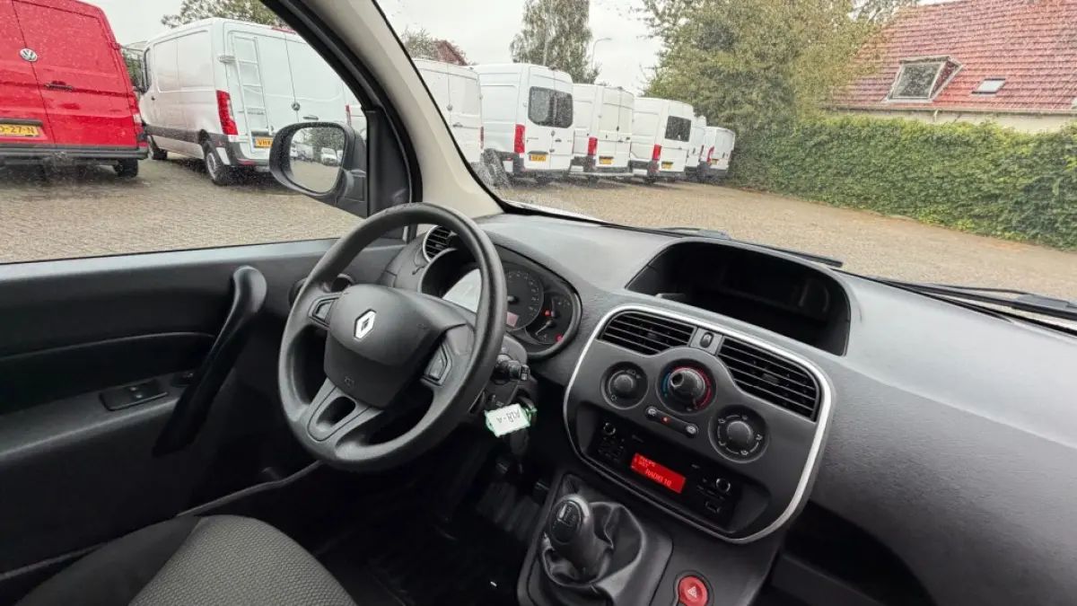 1.5 DCI 55KW 75PK EURO 6 DISTRIBUTIERIEM VERNIEUWD/ AIRCO/ CRUISE CONTROL/ PARKEERSENSOREN / 100% DEALERONDERHOUDEN