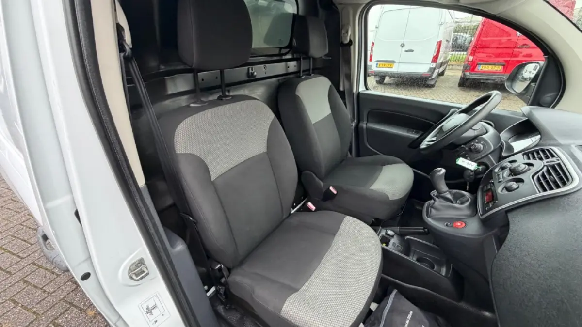 1.5 DCI 55KW 75PK EURO 6 DISTRIBUTIERIEM VERNIEUWD/ AIRCO/ CRUISE CONTROL/ PARKEERSENSOREN / 100% DEALERONDERHOUDEN