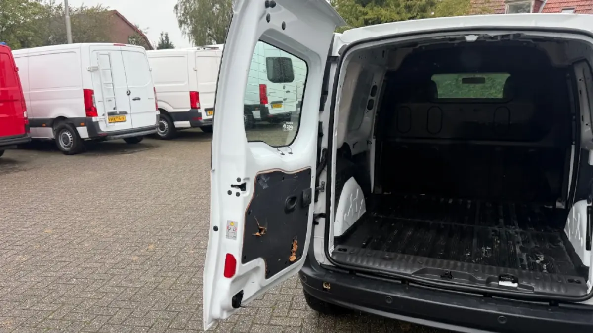 1.5 DCI 55KW 75PK EURO 6 DISTRIBUTIERIEM VERNIEUWD/ AIRCO/ CRUISE CONTROL/ PARKEERSENSOREN / 100% DEALERONDERHOUDEN