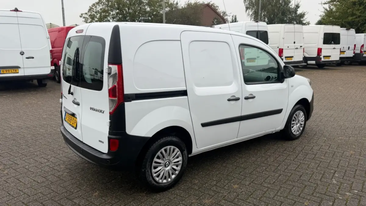 1.5 DCI 55KW 75PK EURO 6 DISTRIBUTIERIEM VERNIEUWD/ AIRCO/ CRUISE CONTROL/ PARKEERSENSOREN / 100% DEALERONDERHOUDEN