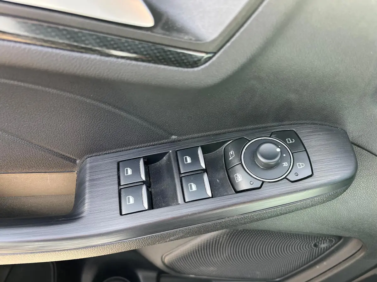 ST-Line X PHEV | Stoel- Stuur- Achterbankverwarming | Keyless | Elek. Stoelen | Elek. Achterklep | Black Pack | Agate Black Metallic | Keyless-Start | Lichtmetalen velgen