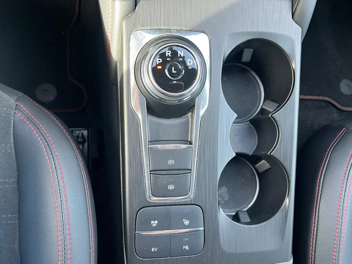 ST-Line X PHEV | Stoel- Stuur- Achterbankverwarming | Keyless | Elek. Stoelen | Elek. Achterklep | Black Pack | Agate Black Metallic | Keyless-Start | Lichtmetalen velgen