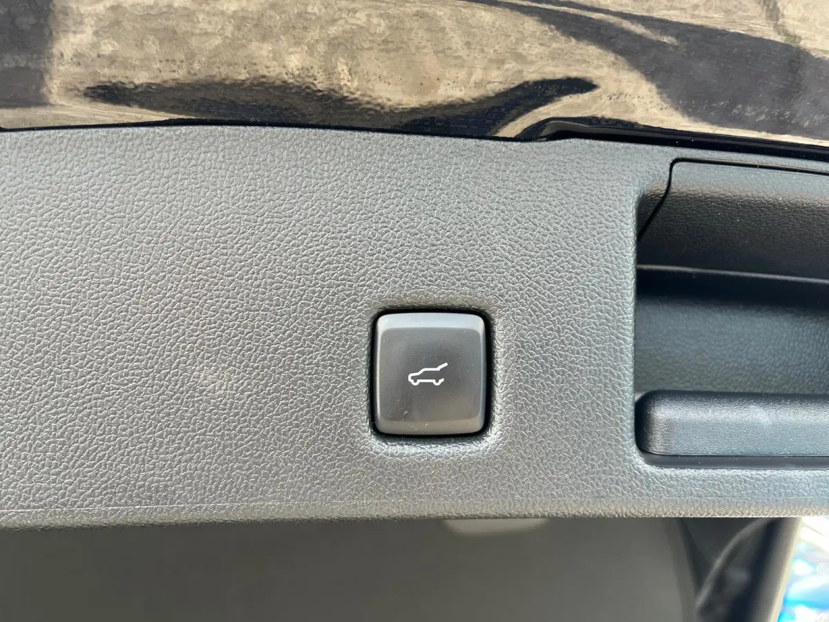 ST-Line X PHEV | Stoel- Stuur- Achterbankverwarming | Keyless | Elek. Stoelen | Elek. Achterklep | Black Pack | Agate Black Metallic | Keyless-Start | Lichtmetalen velgen