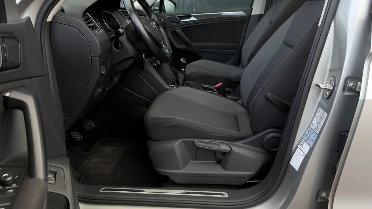 1.4 TSI Comfortline Business l Panoramadak Elektr. l Stoelverwarming l Luxe bekleding l Navigatie l Parkeersensoren voor en achter l
