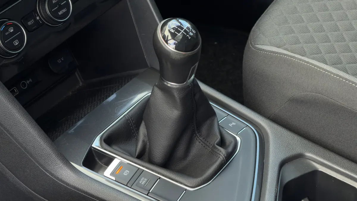 1.4 TSI Comfortline Business l Panoramadak Elektr. l Stoelverwarming l Luxe bekleding l Navigatie l Parkeersensoren voor en achter l