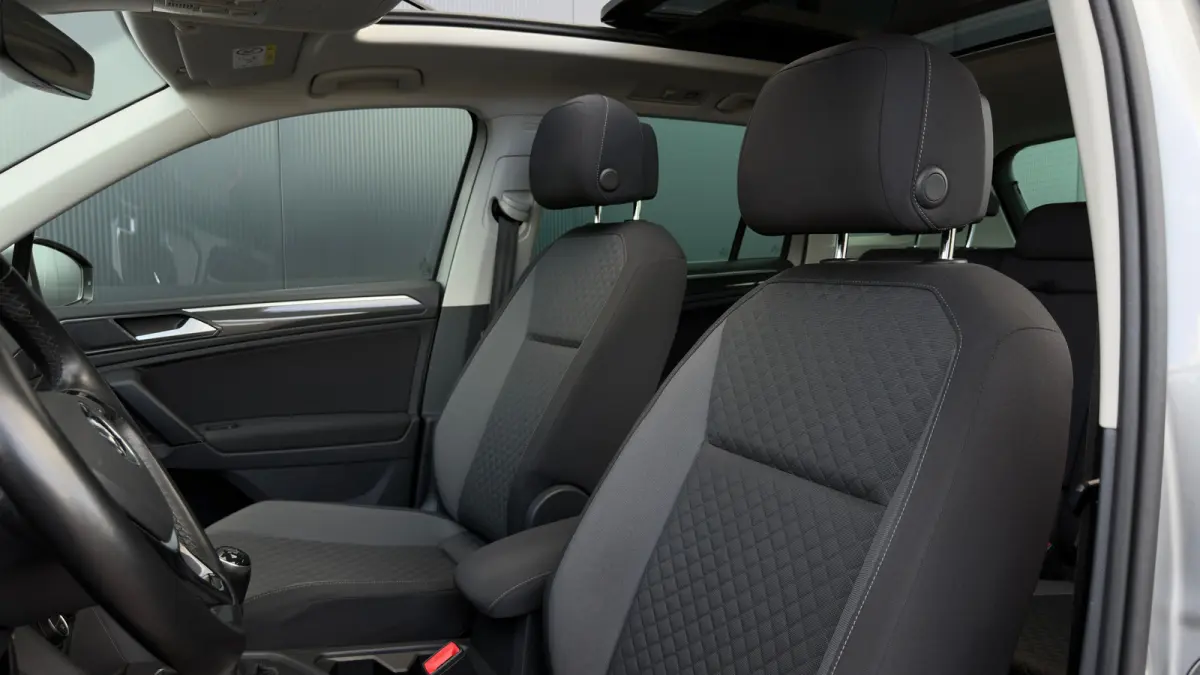 1.4 TSI Comfortline Business l Panoramadak Elektr. l Stoelverwarming l Luxe bekleding l Navigatie l Parkeersensoren voor en achter l