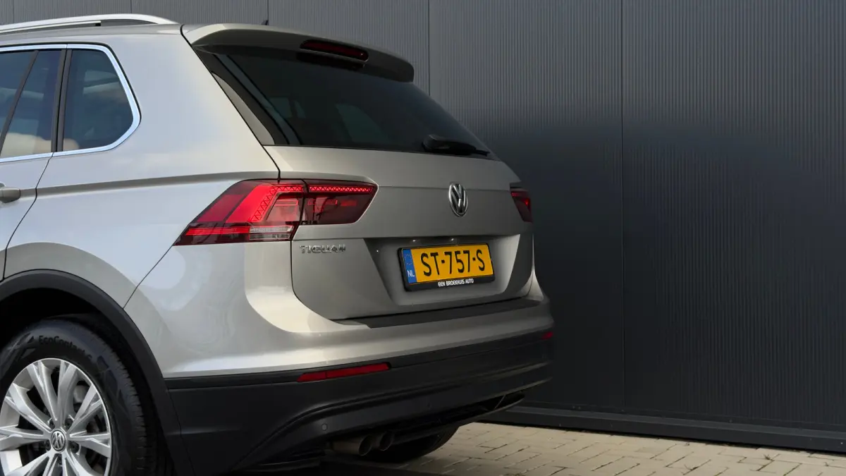 1.4 TSI Comfortline Business l Panoramadak Elektr. l Stoelverwarming l Luxe bekleding l Navigatie l Parkeersensoren voor en achter l