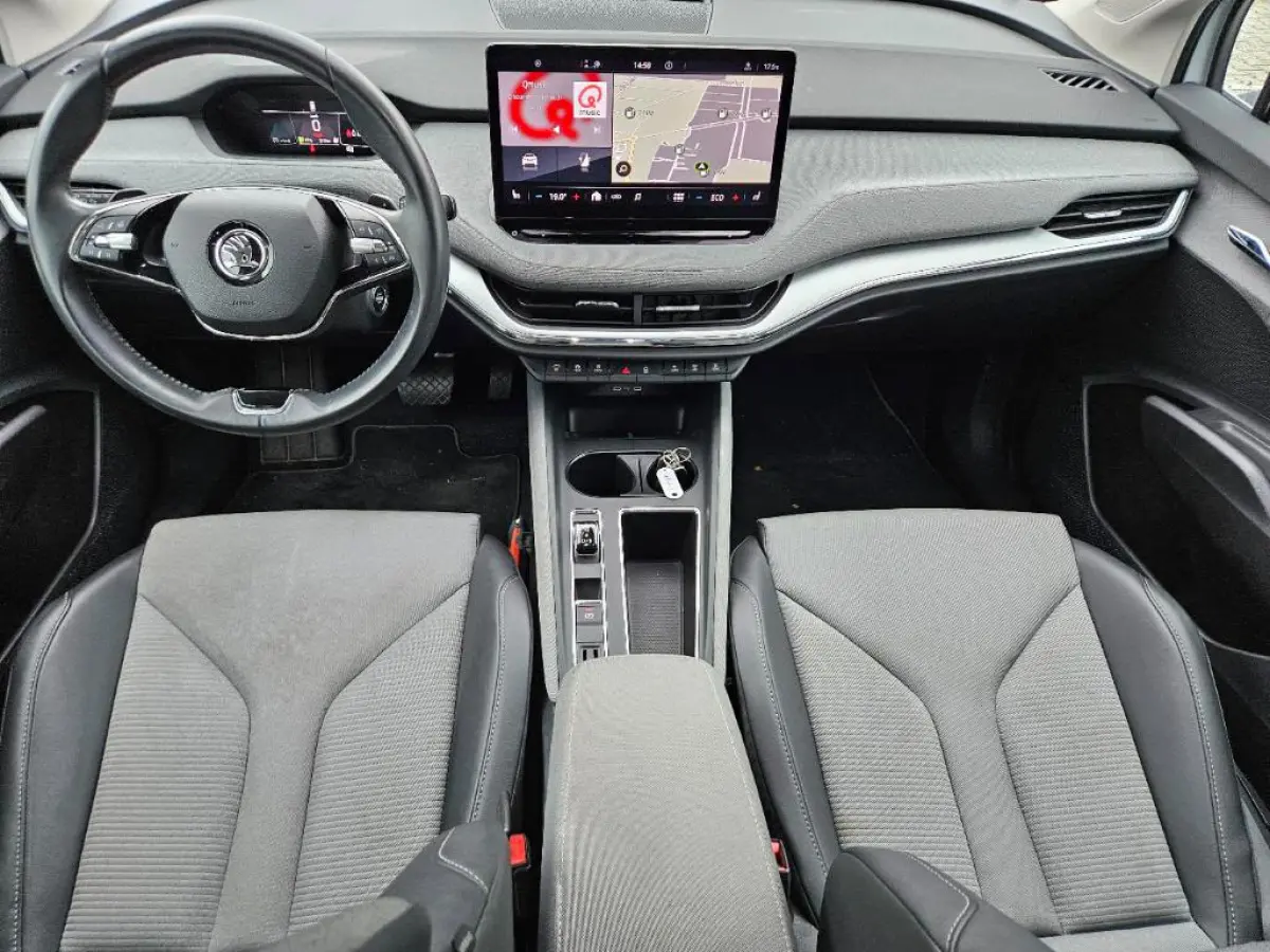60 | Stoelverwarming | Apple Carplay | Keyless | Parkeersensoren | Apple Carplay/Android Auto|telefoonintegratie premium | Electronic climate controle | Keyless start
