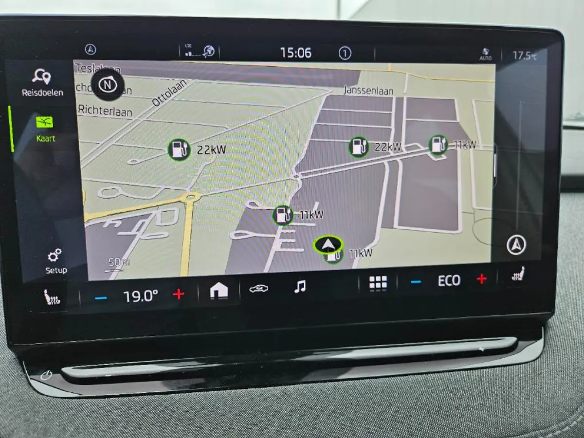 60 | Stoelverwarming | Apple Carplay | Keyless | Parkeersensoren | Apple Carplay/Android Auto|telefoonintegratie premium | Electronic climate controle | Keyless start