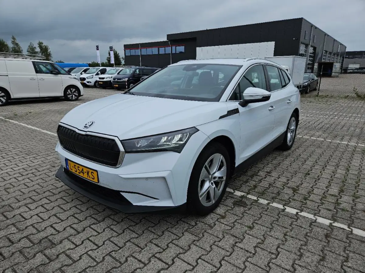 60 | Stoelverwarming | Apple Carplay | Keyless | Parkeersensoren | Apple Carplay/Android Auto|telefoonintegratie premium | Electronic climate controle | Keyless start