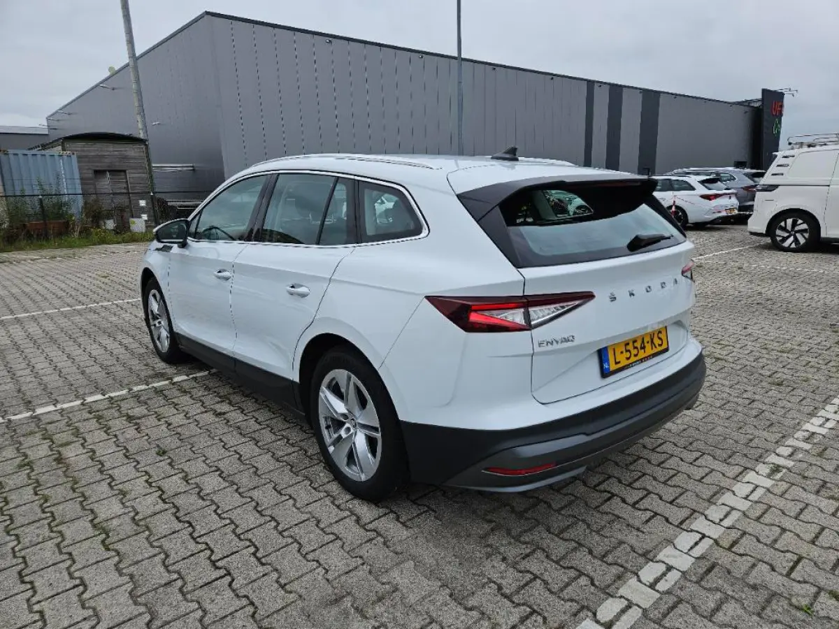 60 | Stoelverwarming | Apple Carplay | Keyless | Parkeersensoren | Apple Carplay/Android Auto|telefoonintegratie premium | Electronic climate controle | Keyless start
