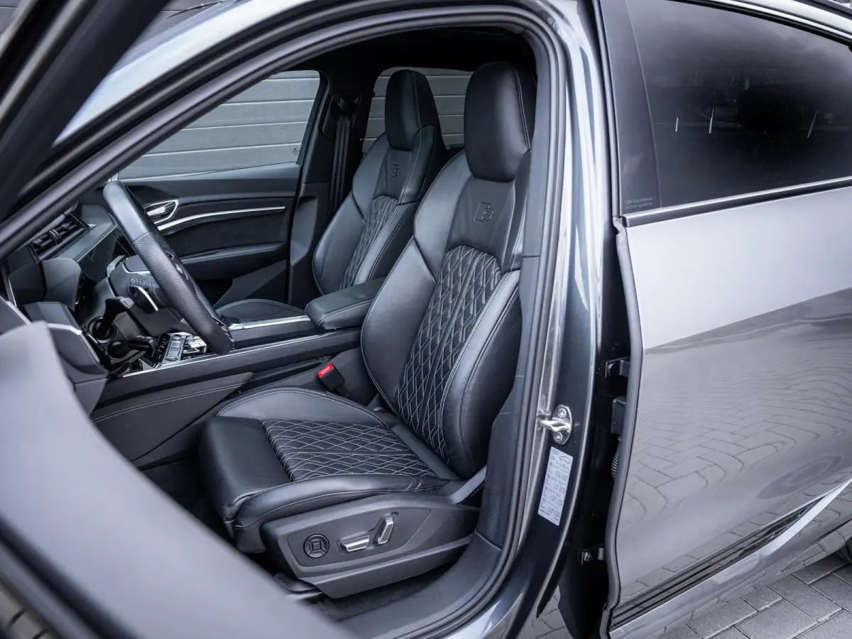 55 quattro S Edition 115 kWh - RS-seat l Pano l Memory l ACC