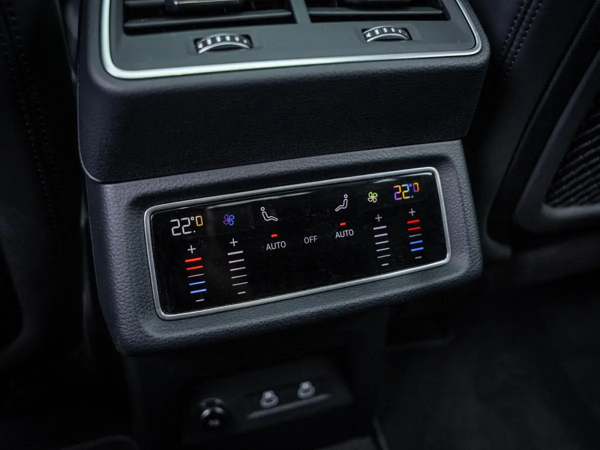 55 quattro S Edition 115 kWh - RS-seat l Pano l Memory l ACC