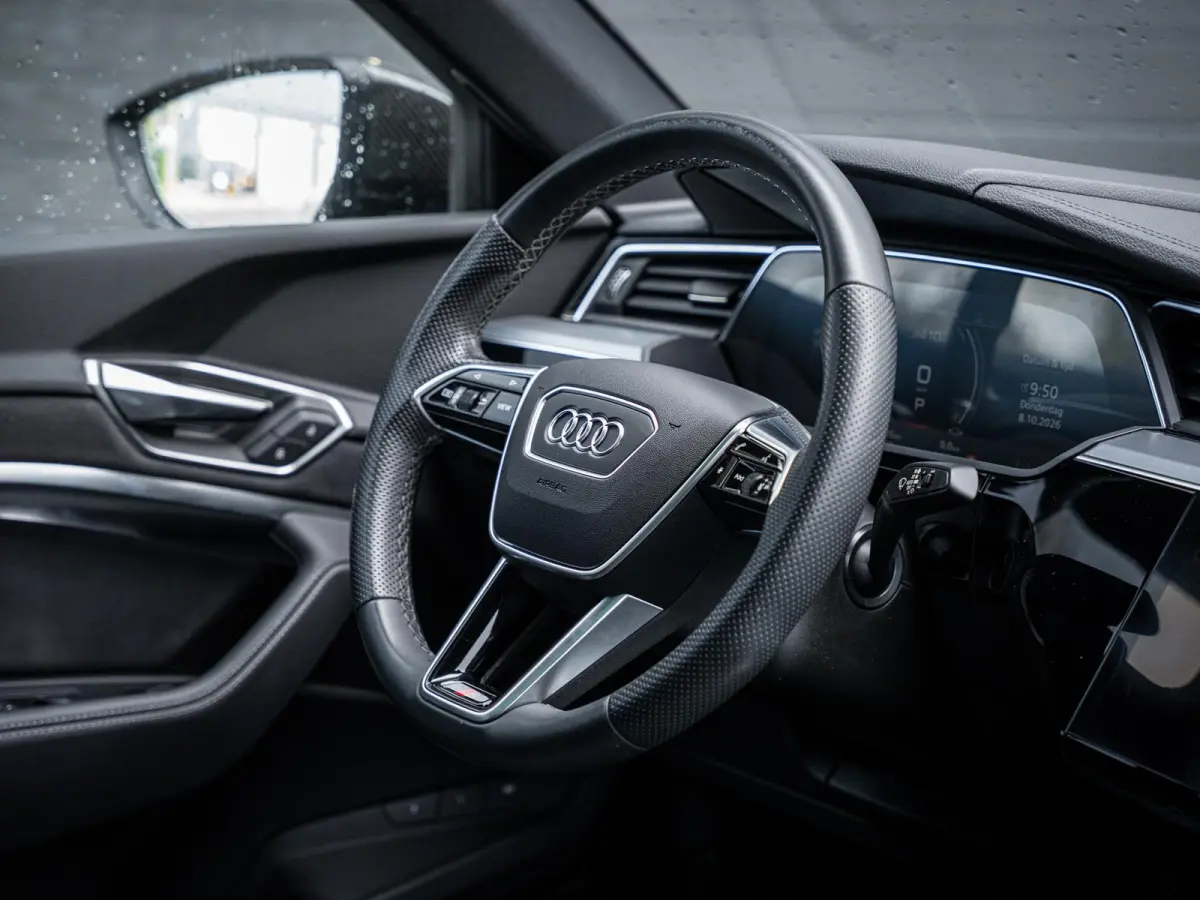 55 quattro S Edition 115 kWh - RS-seat l Pano l Memory l ACC
