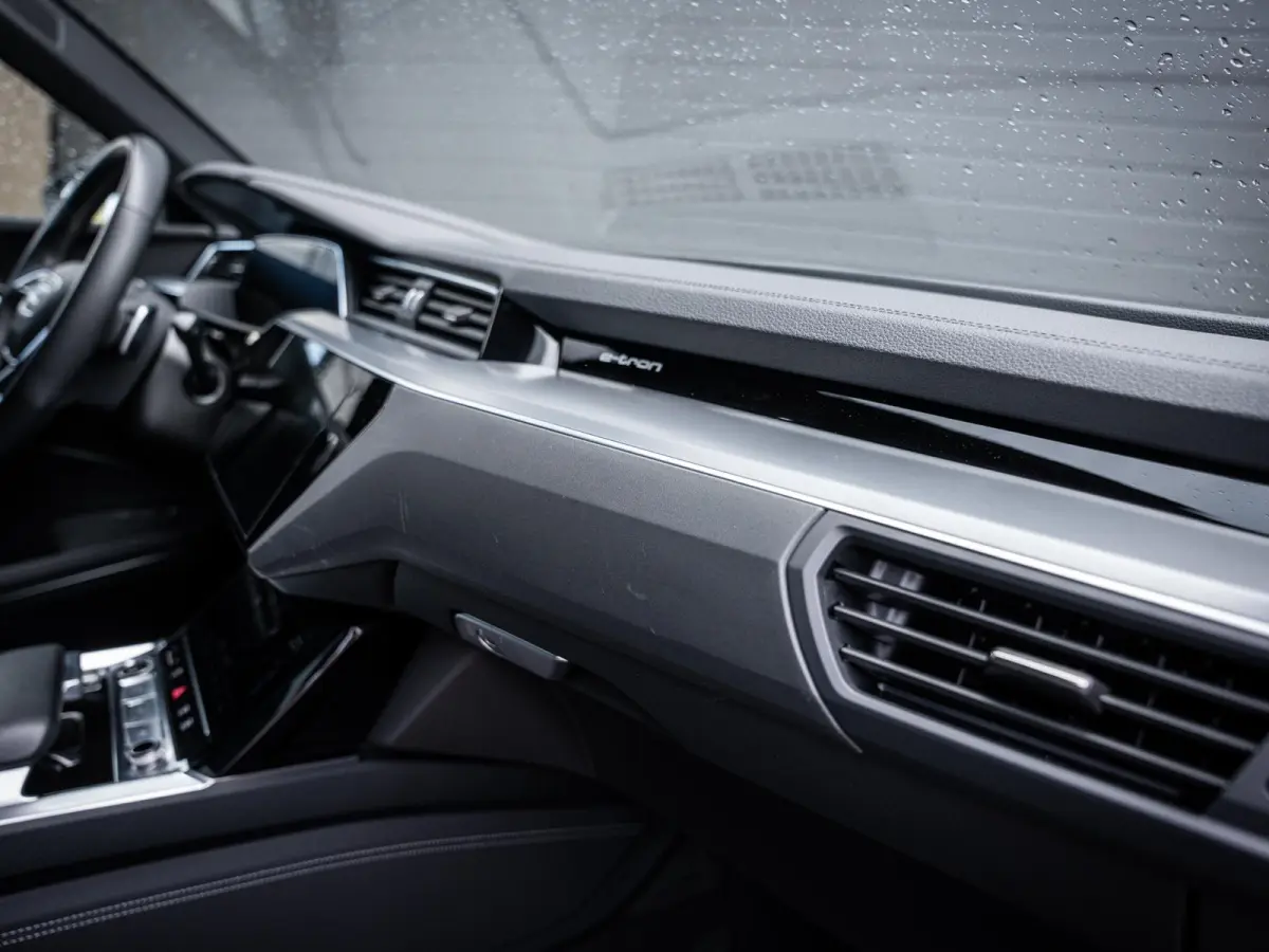 55 quattro S Edition 115 kWh - RS-seat l Pano l Memory l ACC