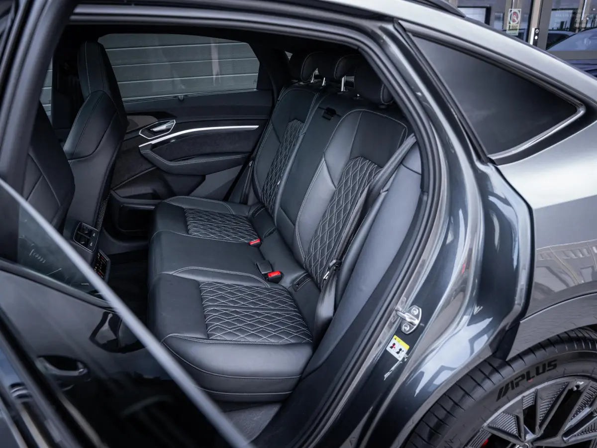 55 quattro S Edition 115 kWh - RS-seat l Pano l Memory l ACC