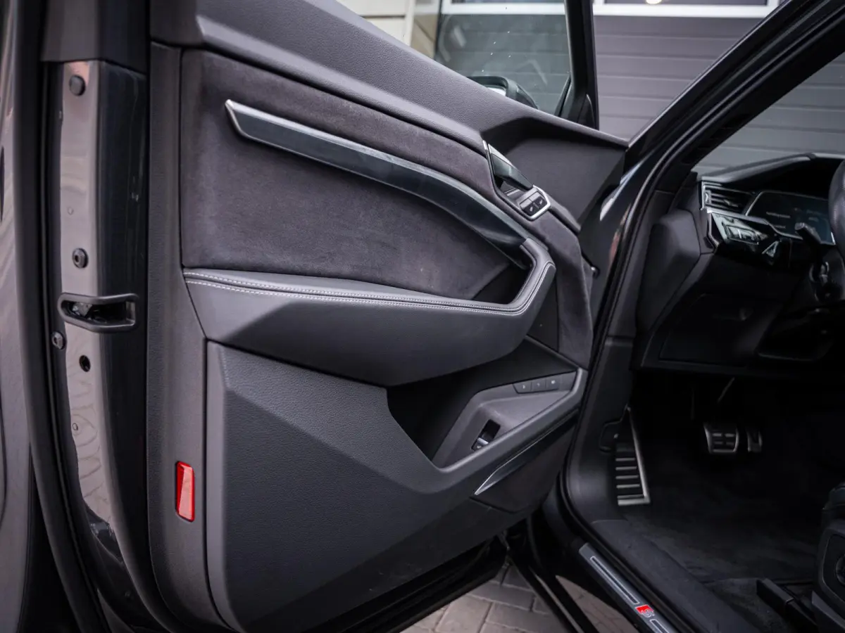 55 quattro S Edition 115 kWh - RS-seat l Pano l Memory l ACC