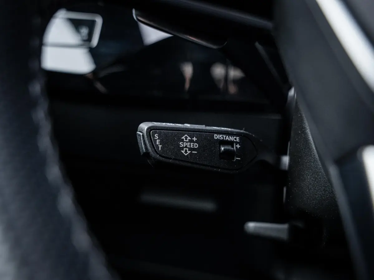 55 quattro S Edition 115 kWh - RS-seat l Pano l Memory l ACC