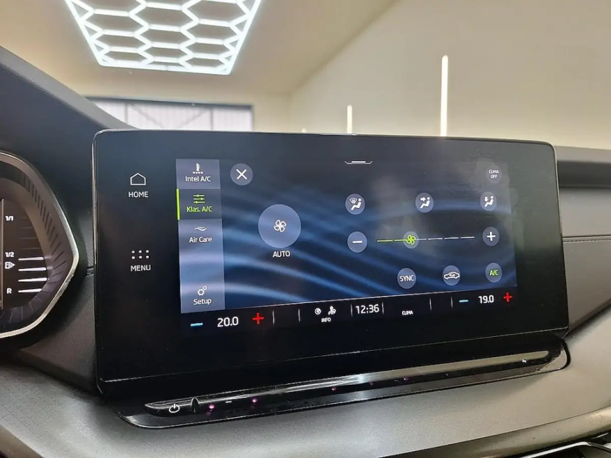 1.0 e-TSI Sport Business | Parkeersensoren | Digital Dash | Keyeless | Apple Carplay | Cruise | DAB | | Airco (automatisch) | Apple Carplay/Android Auto|telefoonintegratie premium | Cruise c