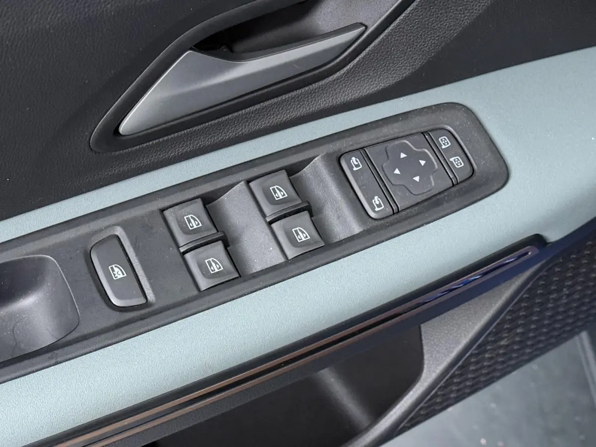 TCe 110 limited edition | Achteruitrijcamera | Cruise Control |