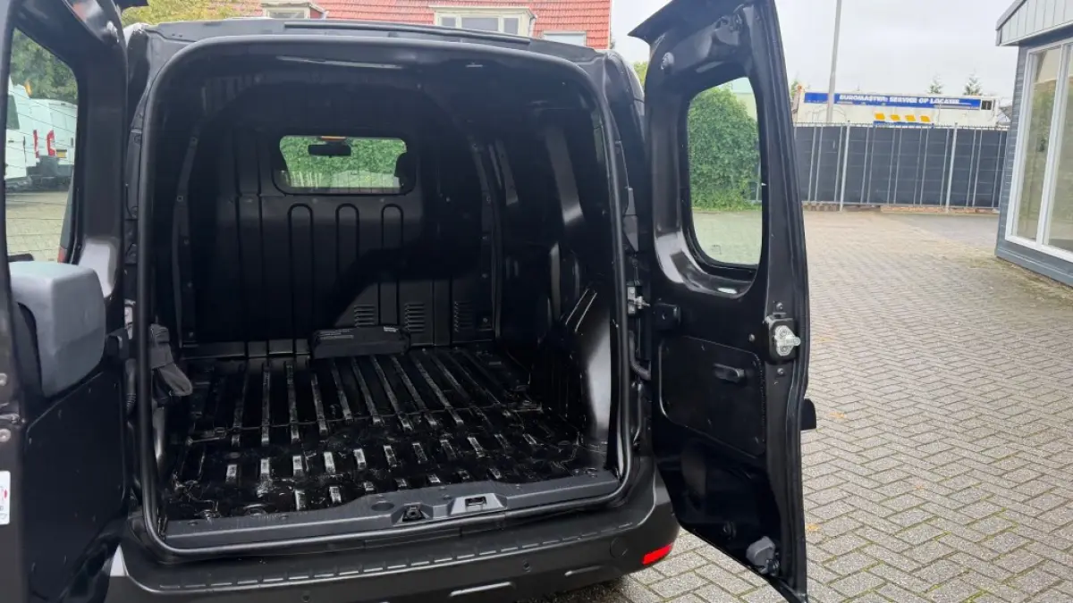1.5 DCI 55KW 75PK EURO 6 NAVIGATIE/ CAMERA/ AIRCO/ CRUISE CONTROL/ PARKEERSENSOREN/ 100% DEALERONDERHOUDEN