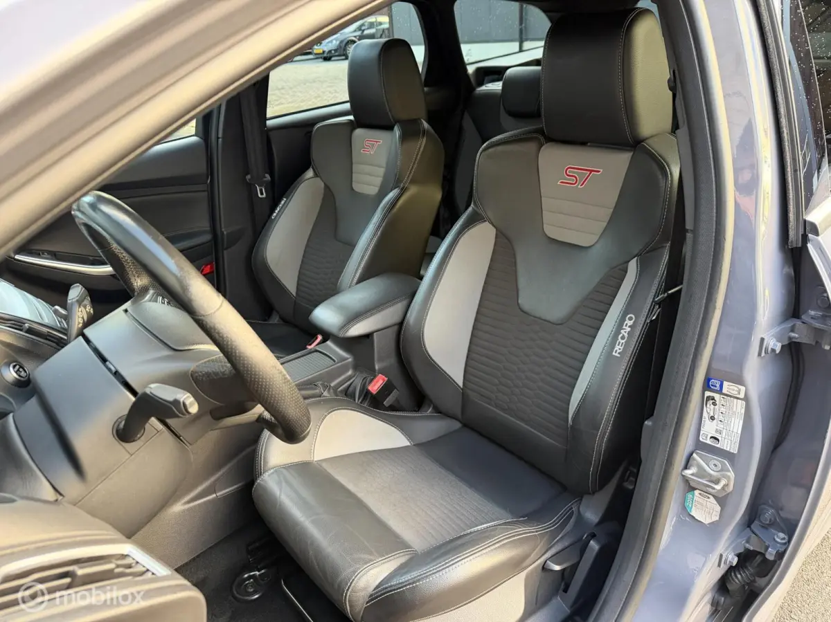 2.0 ST TOPSTAAT! RECARO*CLIMA*CARPLAY*19INCH*CAMERA*VOL!!
