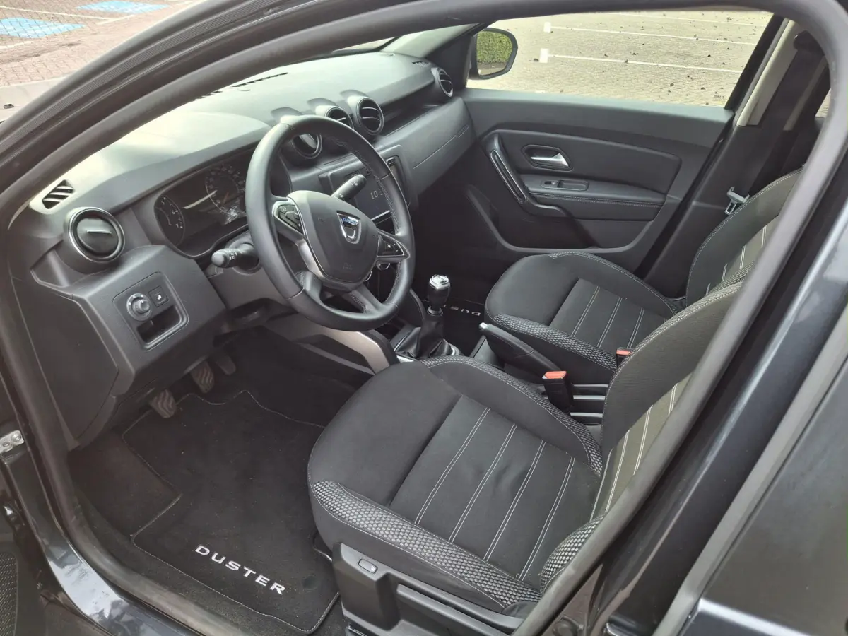 1.2 TCe Prestige | ACHTERUITRIJCAMERA | STOELVERWARMING | NAVIGATIE | AIRCO | PARKEERSENSOREN | 17" LICHTMETALEN VELGEN |