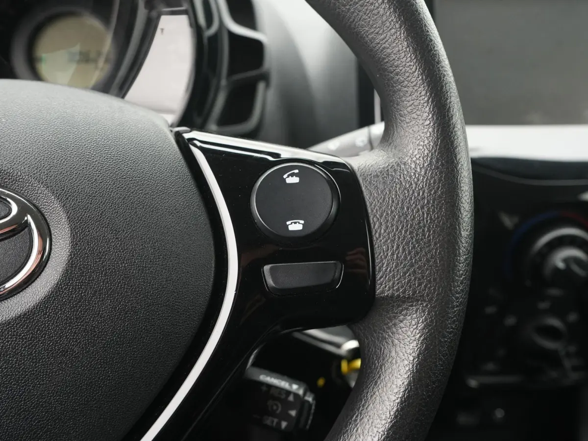 1.0 VVT-i x-fun | Apple Car Play / Android | Airco | LED dagrijverlichting | 12 Maanden BOVAG Garantie |