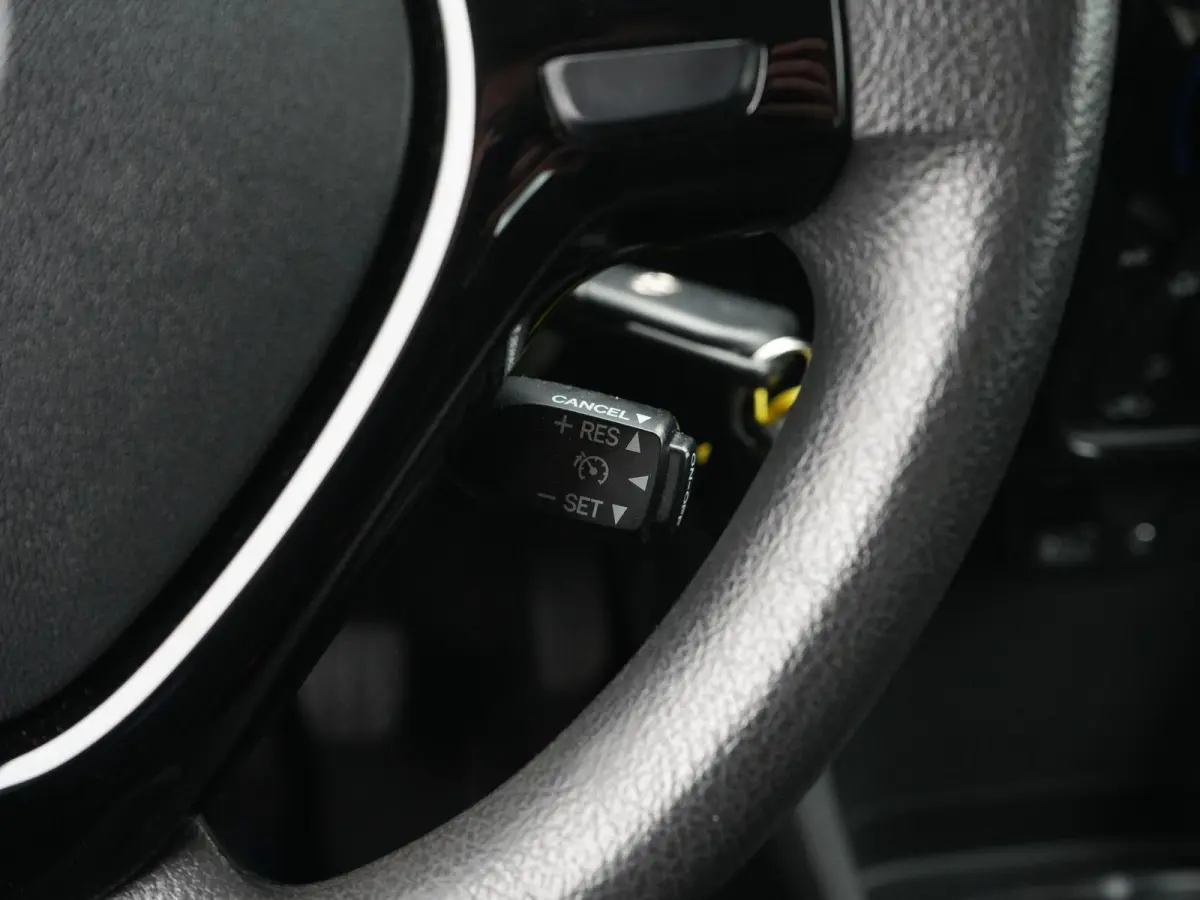 1.0 VVT-i x-fun | Apple Car Play / Android | Airco | LED dagrijverlichting | 12 Maanden BOVAG Garantie |