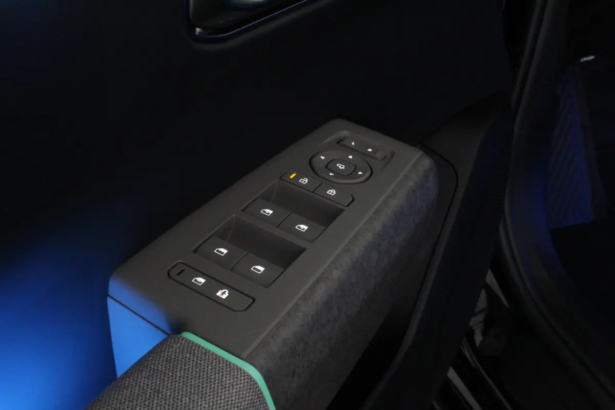 Business Plus 81.4 kWh > 633 km WLTP/360 camara/Sfeerverlichting