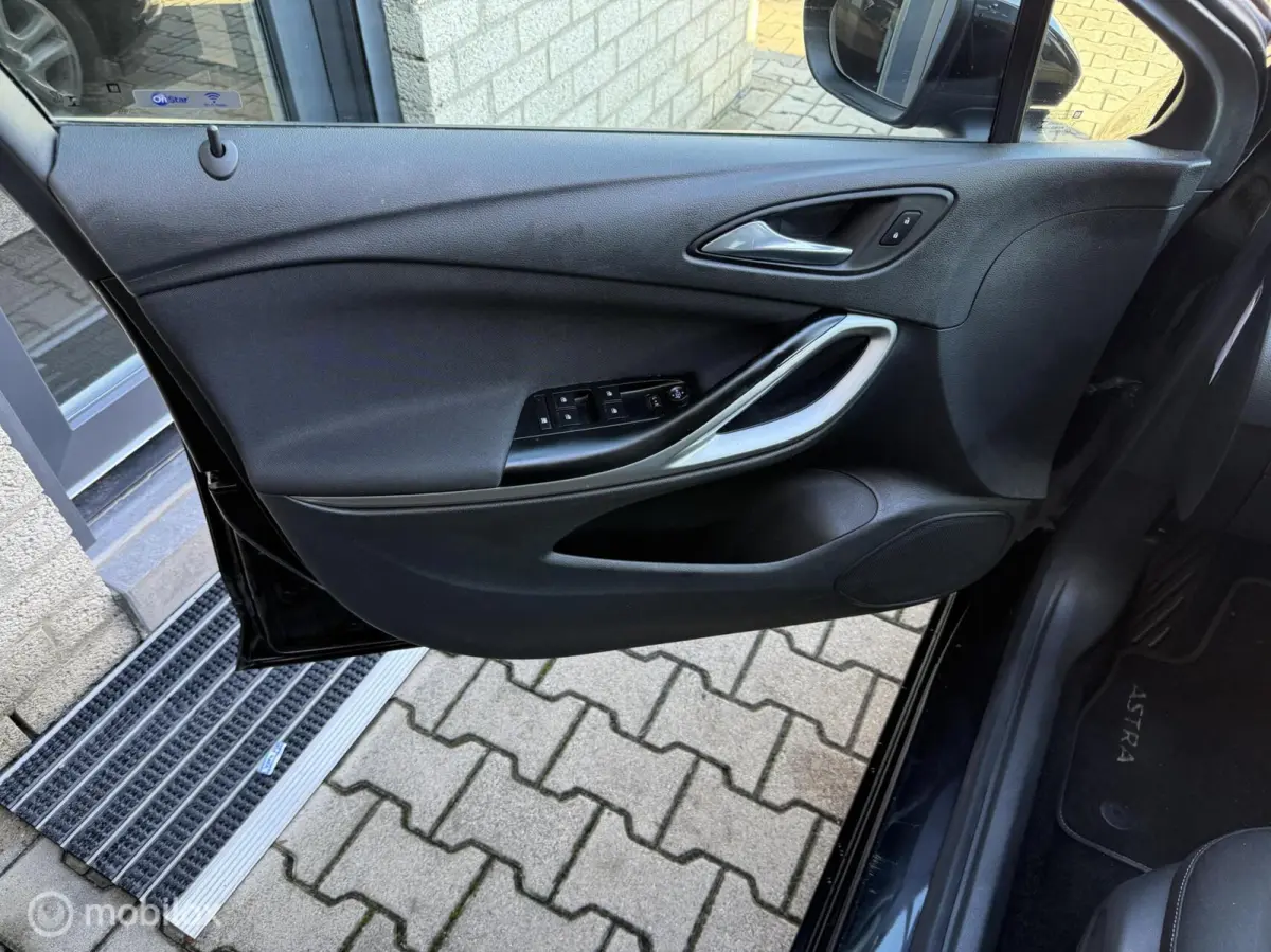 1.4 Turbo Online Edition / BJ 2017 / NL Auto!