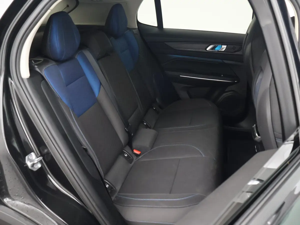1.5 PHEV 261 PK BLACK PACK + TREKHAAK | 360 CAMERA | 20 INCH ZWARTE VELGEN | PANORAMA