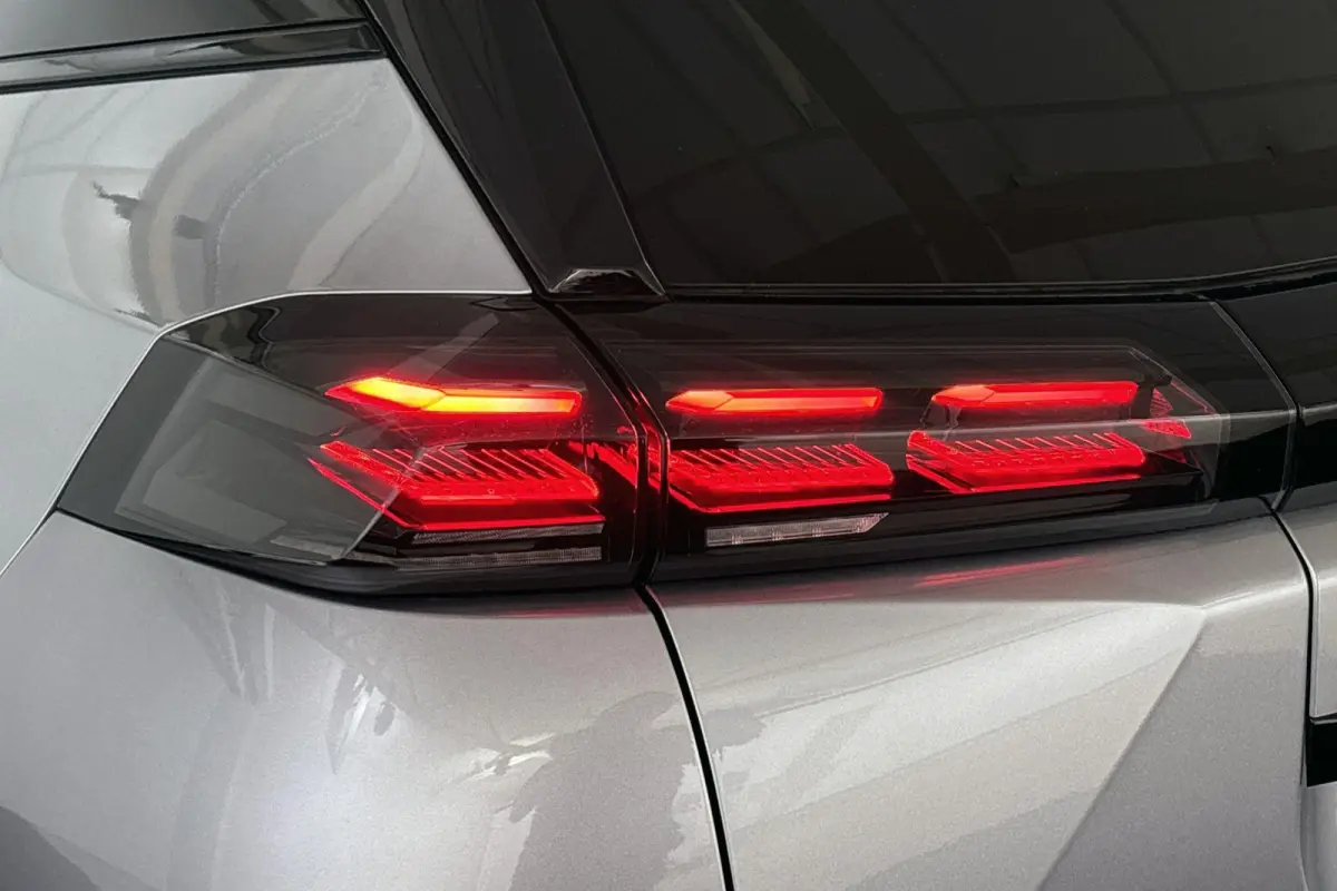 1.2 Hybrid 136 GT Panoramadak Camera Keyless Dodehoek