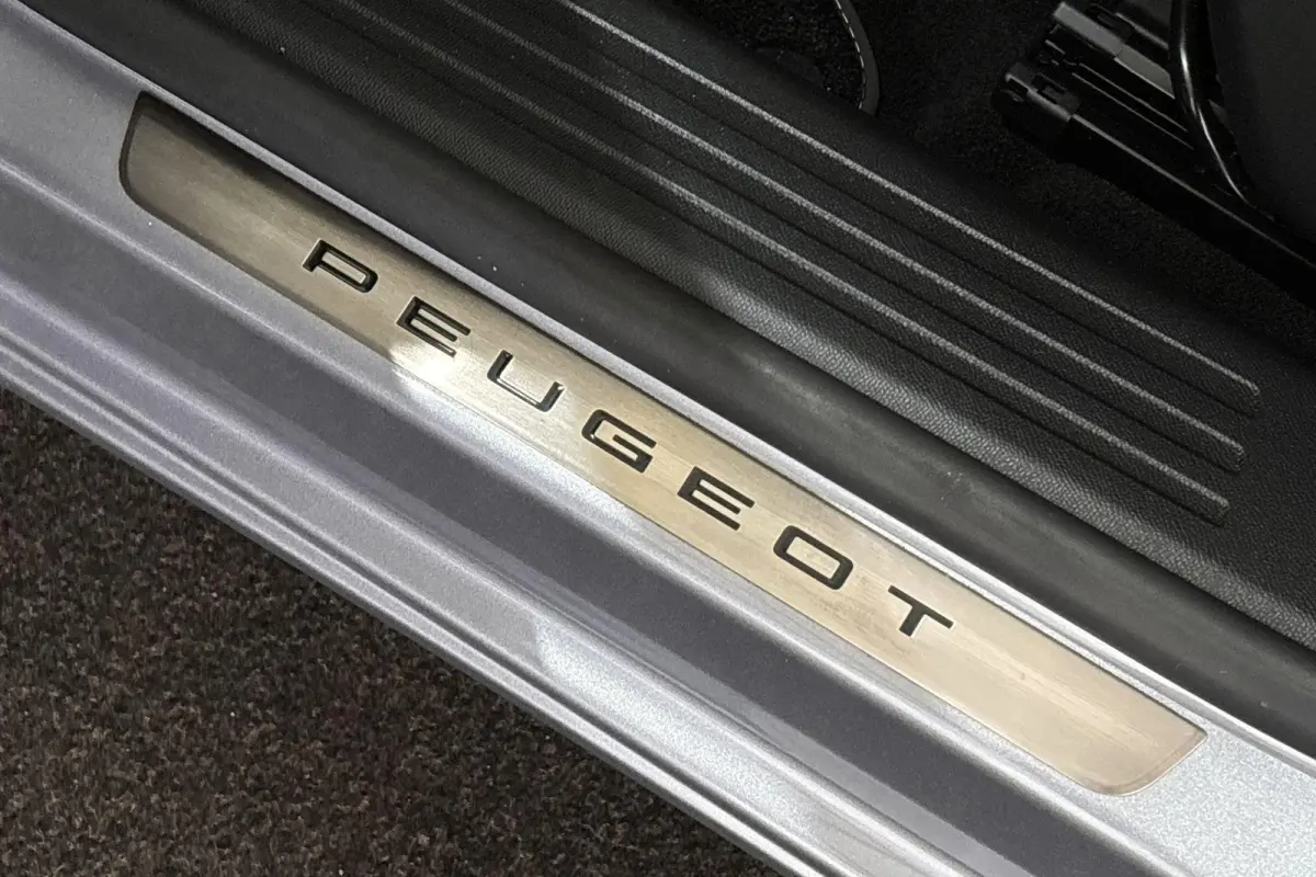 1.2 Hybrid 136 GT Panoramadak Camera Keyless Dodehoek
