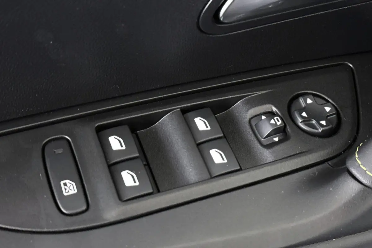 1.2 Hybrid 136 GT Panoramadak Camera Keyless Dodehoek