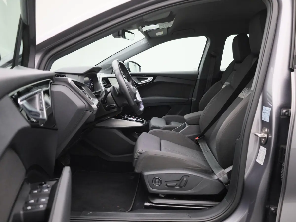 35 S edition 55 kWh 170 PK | S-line | Automaat | Navigatie | Camera | Stoelverwarming | SONOS Sound | Elektrische stoelen | LED | Lichtmetalen velgen |