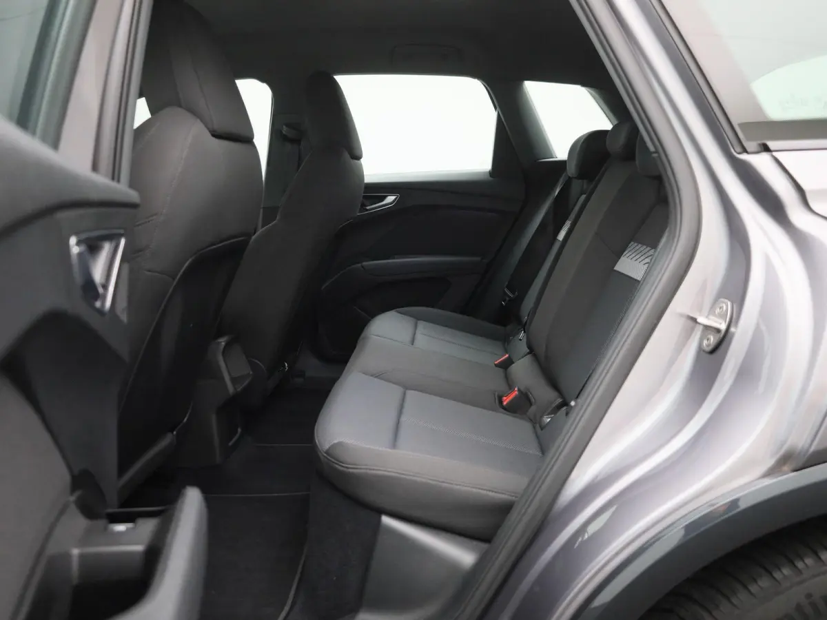 35 S edition 55 kWh 170 PK | S-line | Automaat | Navigatie | Camera | Stoelverwarming | SONOS Sound | Elektrische stoelen | LED | Lichtmetalen velgen |