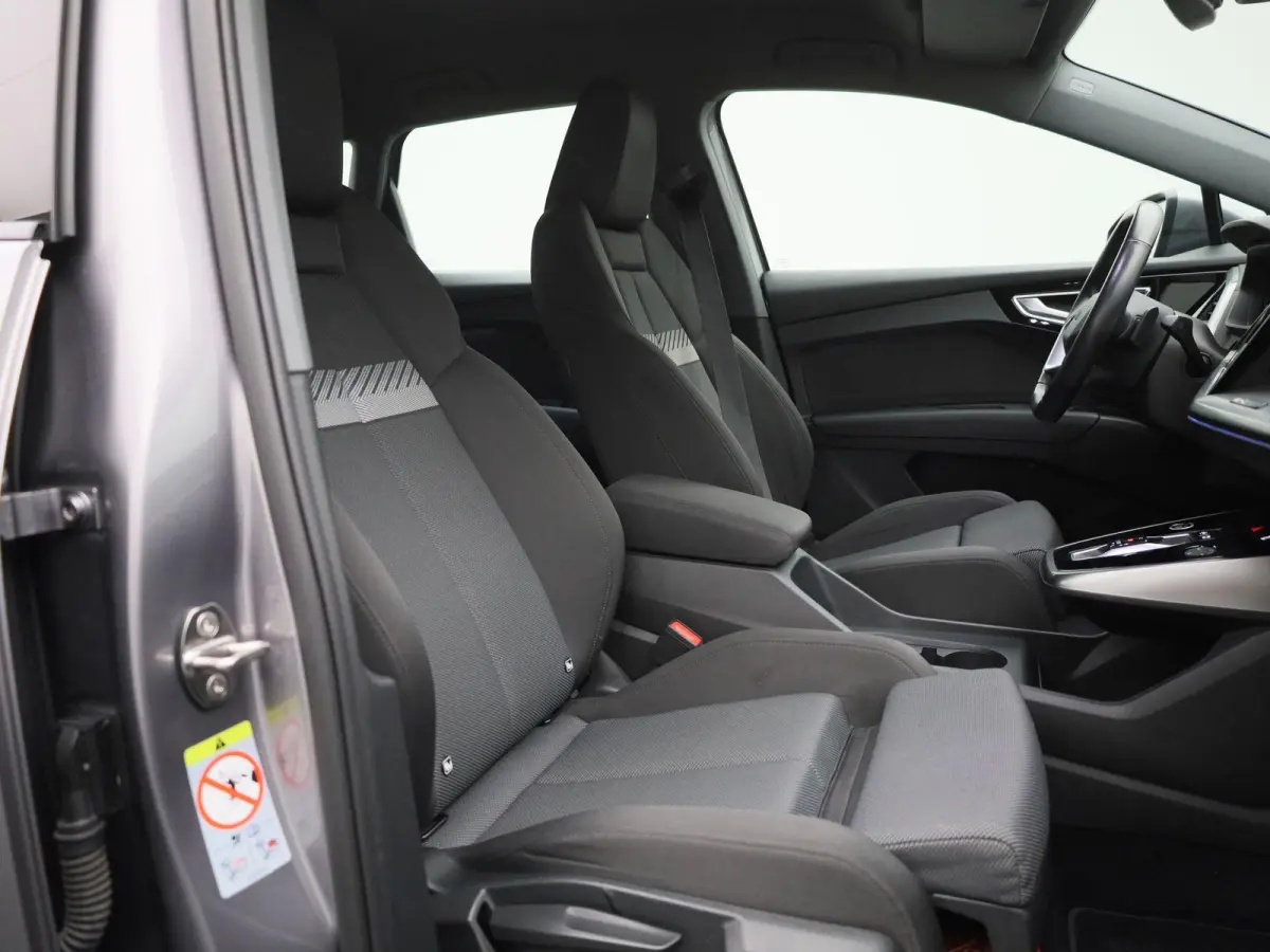 35 S edition 55 kWh 170 PK | S-line | Automaat | Navigatie | Camera | Stoelverwarming | SONOS Sound | Elektrische stoelen | LED | Lichtmetalen velgen |