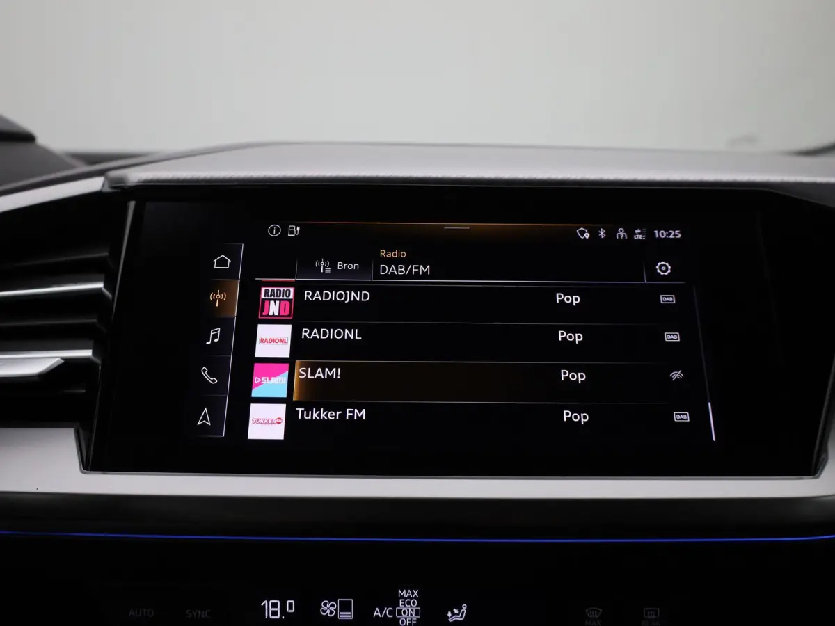 35 S edition 55 kWh 170 PK | S-line | Automaat | Navigatie | Camera | Stoelverwarming | SONOS Sound | Elektrische stoelen | LED | Lichtmetalen velgen |