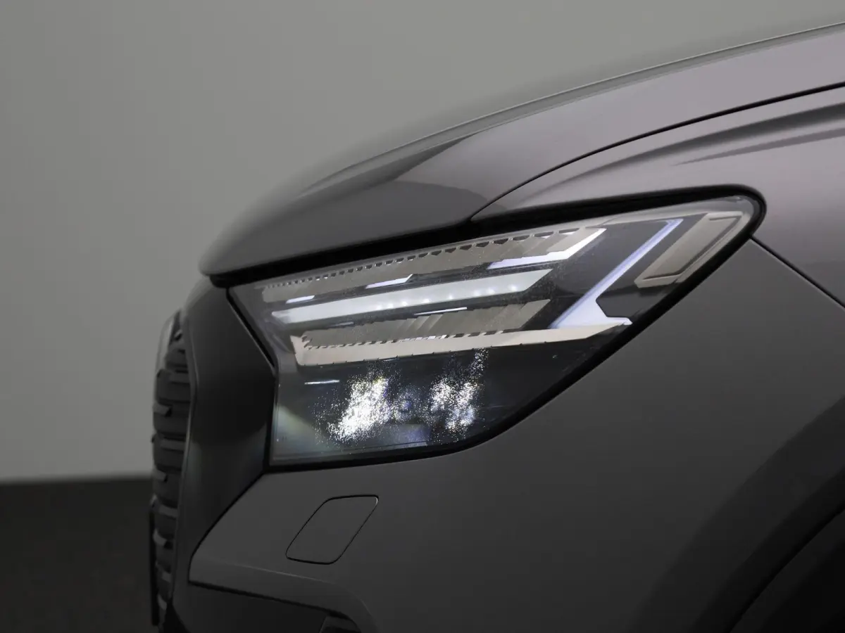 35 S edition 55 kWh 170 PK | S-line | Automaat | Navigatie | Camera | Stoelverwarming | SONOS Sound | Elektrische stoelen | LED | Lichtmetalen velgen |