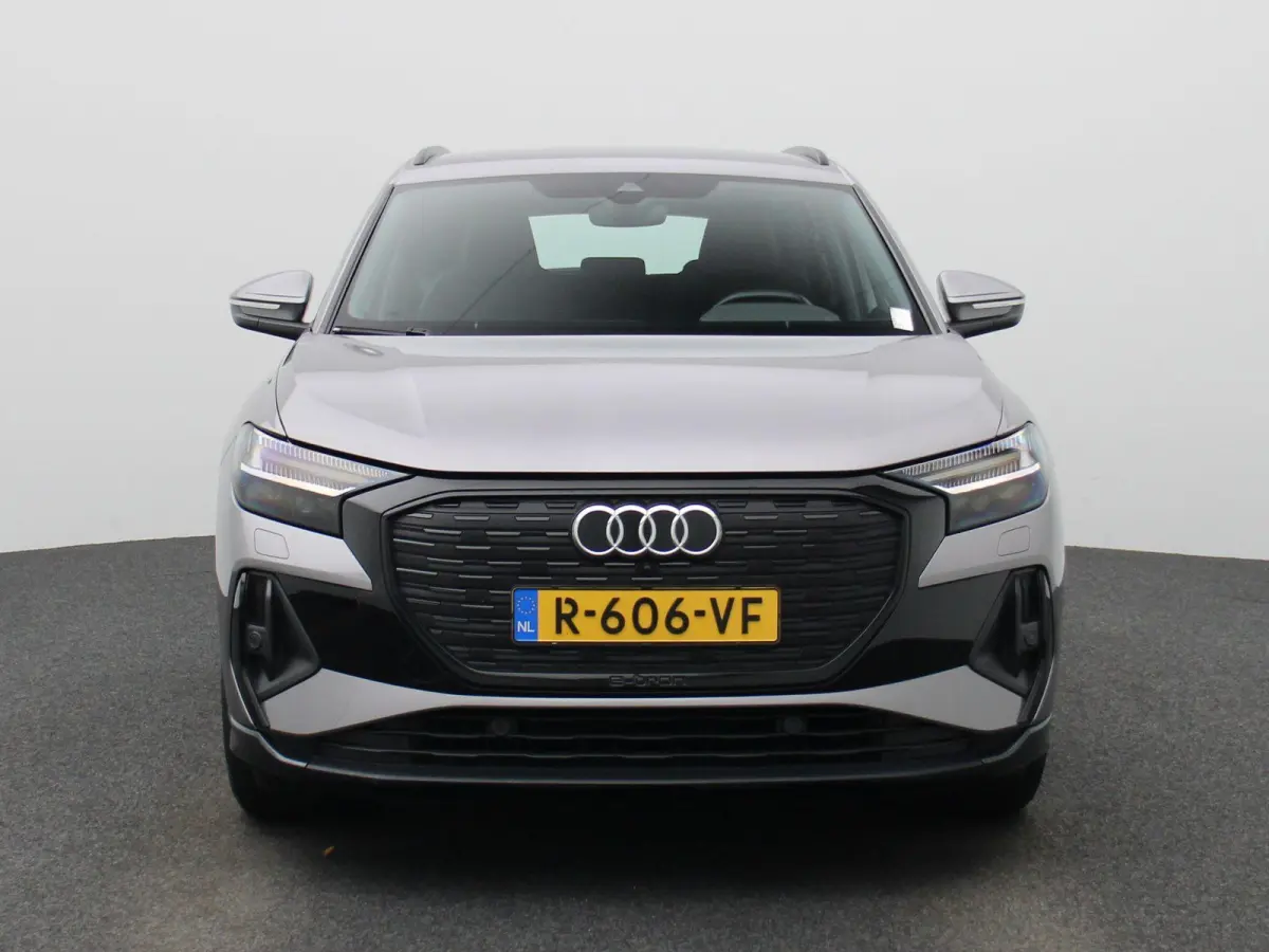 35 S edition 55 kWh 170 PK | S-line | Automaat | Navigatie | Camera | Stoelverwarming | SONOS Sound | Elektrische stoelen | LED | Lichtmetalen velgen |