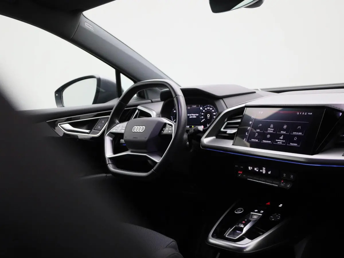 35 S edition 55 kWh 170 PK | S-line | Automaat | Navigatie | Camera | Stoelverwarming | SONOS Sound | Elektrische stoelen | LED | Lichtmetalen velgen |