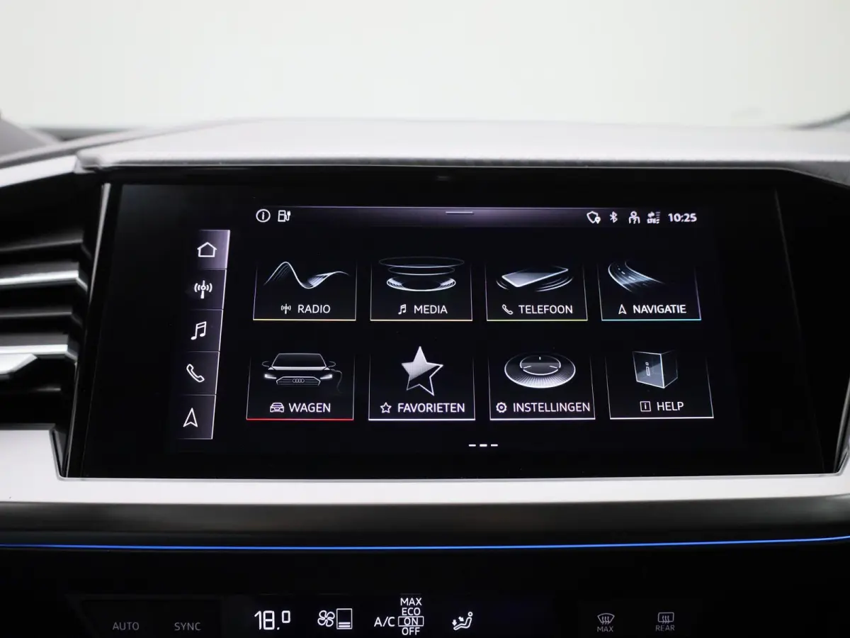 35 S edition 55 kWh 170 PK | S-line | Automaat | Navigatie | Camera | Stoelverwarming | SONOS Sound | Elektrische stoelen | LED | Lichtmetalen velgen |
