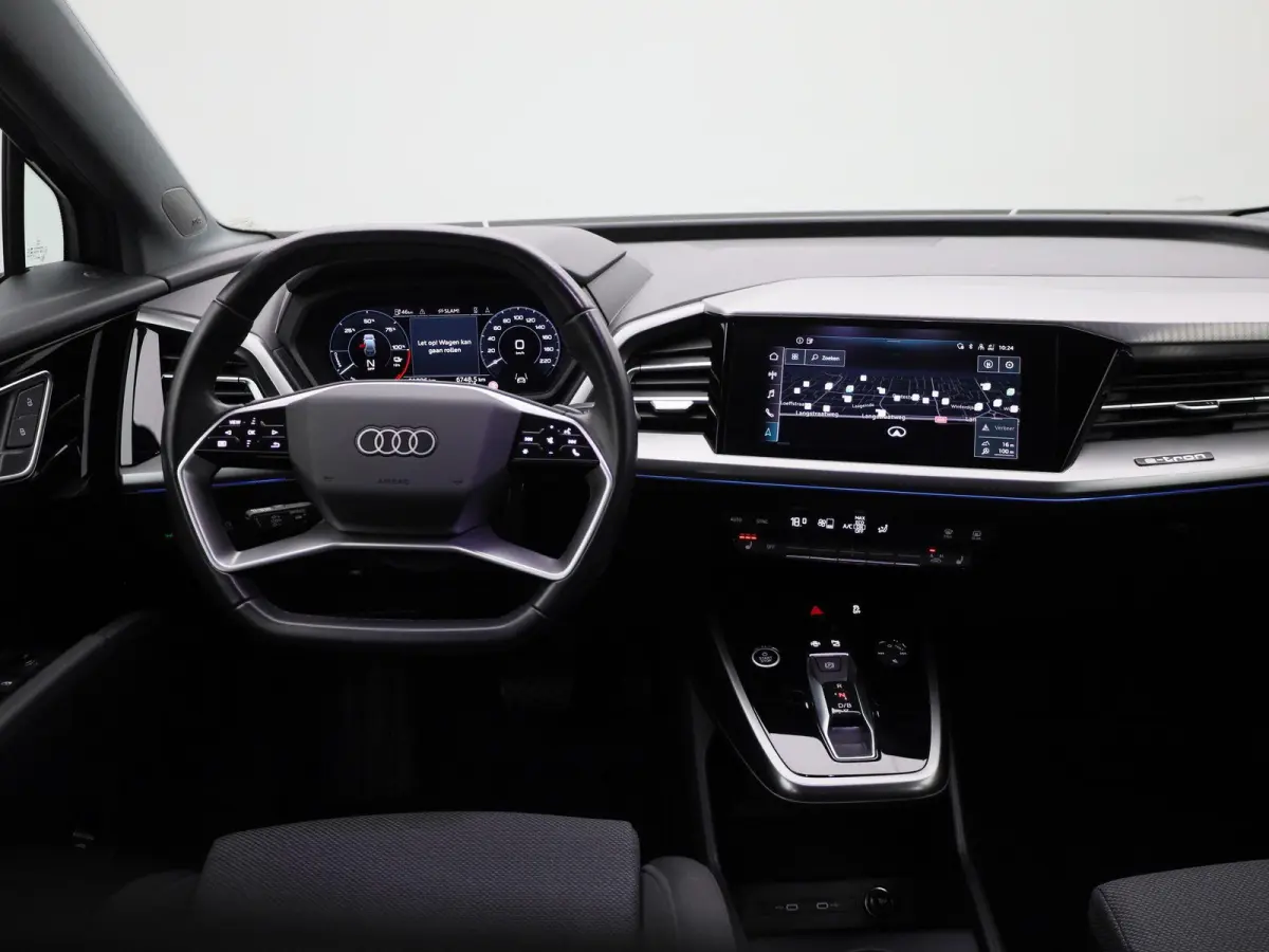 35 S edition 55 kWh 170 PK | S-line | Automaat | Navigatie | Camera | Stoelverwarming | SONOS Sound | Elektrische stoelen | LED | Lichtmetalen velgen |