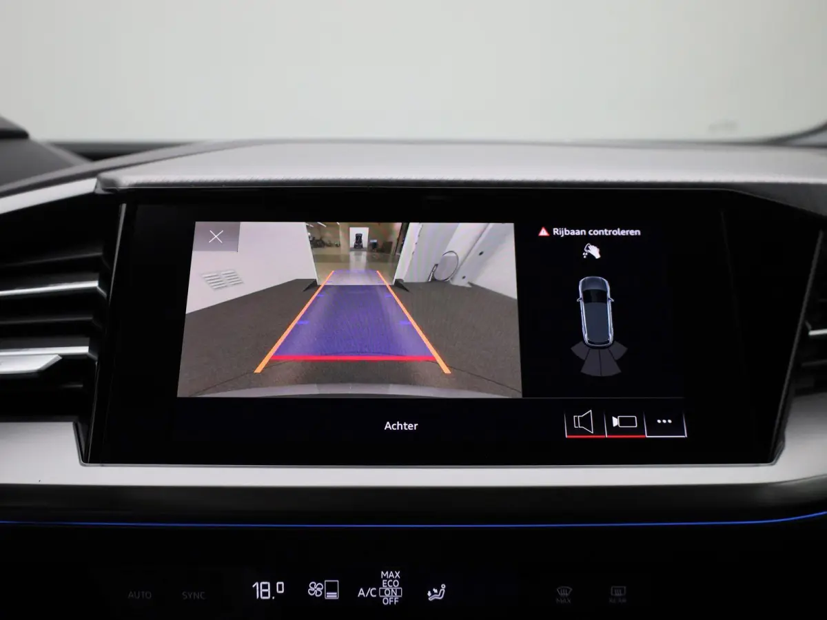 35 S edition 55 kWh 170 PK | S-line | Automaat | Navigatie | Camera | Stoelverwarming | SONOS Sound | Elektrische stoelen | LED | Lichtmetalen velgen |