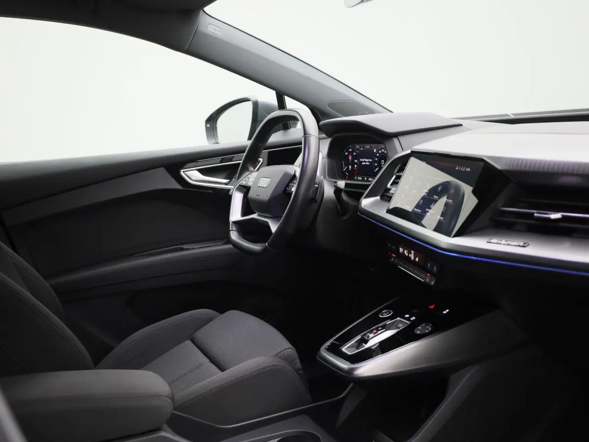 35 S edition 55 kWh 170 PK | S-line | Automaat | Navigatie | Camera | Stoelverwarming | SONOS Sound | Elektrische stoelen | LED | Lichtmetalen velgen |