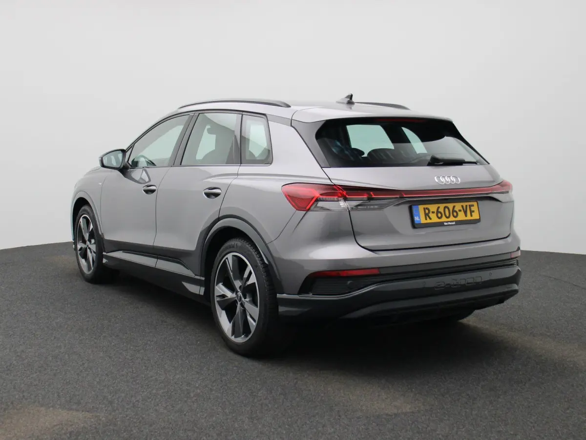 35 S edition 55 kWh 170 PK | S-line | Automaat | Navigatie | Camera | Stoelverwarming | SONOS Sound | Elektrische stoelen | LED | Lichtmetalen velgen |